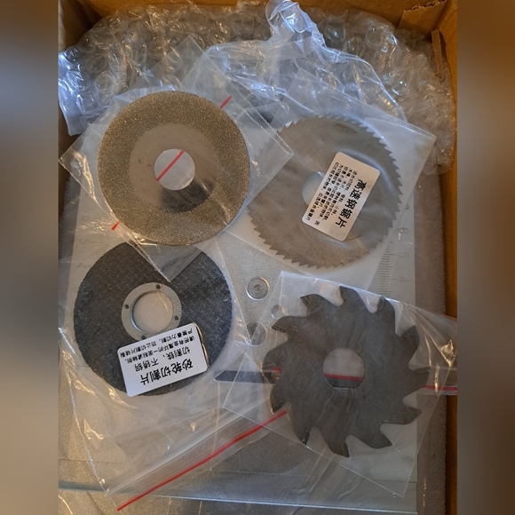 Mini table saw - Picture 4 of 9